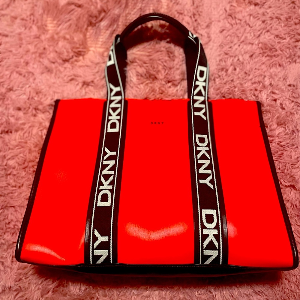 Brand new dkny Cassie of tote.